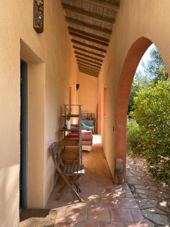 Готель Oustal Du Pic Saint Loup Екстер'єр фото